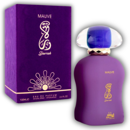 Durrah Mauve Maison Mamlakat al Oud Dubaï Le parfum Mauve De la Collection Durah Maison Mamlakat al Oud  Dubaï Version eau de parfum 100ml Note de tête : Orange Sanguine  Note de cœur : Lavande , Géranium , Fleur d'Oranger  Note de fond :  Vétiver , Fève de Tonka , Bois de Santal , Praline  Mauve de la Maison Mamlakat al Oud est une expression de luxe et de raffinement, reflétant la richesse de la culture parfumée de Dubaï. Une ode à la douceur féminine, parfaite pour les occasions où vous souhaitez laisser une impression mémorable et pleine de charme. Avec ses notes délicates et son caractère riche, Pearl est une signature olfactive qui parle d'élégance et de raffinement. Durrah Mauve est un hommage aux plaisirs sucrés, transformés en une fragrance que l'on peut porter tous les jours. Dès l'application, les notes de tête gourmandes captivent, proposant une introduction ludique et fraîche. C'est un début qui promet et prépare le terrain pour un développement plus complexe. Durrah Mauve par Mamlakat al Oud Une Bombe Sucrée et Fruitée en 100 ml ! Laissez Pearl devenir votre nouvelle signature... Plongez dans un jardin enchanté avec cette création somptueuse de la marque Mamlakat al Oud. Ce parfum pour femme de 100 ml célèbre l'élégance florale et l'effervescence fruitée Créant une expérience olfactive envoûtante qui séduit les sens. Découvrez l'éclat lumineux de Durrah Mauve, une expérience olfactive captivante. Les Points Forts du Parfum : Introduction Pétillante et Rafraîchissante 🍊 Pearl s'ouvre sur des notes vivifiantes d'Orange Sanguine, offrant une entrée énergique et joyeusement acidulée qui stimule les sens. Cœur Floral et Aromatique 🌺🌿 🌹💐 Au cœur de la fragrance, un bouquet harmonieux de Lavande, Géranium et Fleur d'Oranger se déploie, apportant une touche de sérénité et de douceur naturelle Base Profonde et Gourmande 🌰🍦🪵 Le parfum se conclut sur des notes de fond de Vétiver, Fève de Tonka, Bois de Santal et Praline, offrant un sillage chaleureux et enveloppant qui dure et charme tout au long de la journée. Pearl de la Maison Mamlakat al Oud est une véritable expression de luxe et de sophistication. Avec son mélange unique d'agrume, de floral et de notes boisées, ce parfum est parfait pour ceux qui souhaitent se démarquer et porter une fragrance qui raconte une histoire de passion et d'élégance. Durrah Mauve de Mamlakat al Oud est un véritable délice olfactif, parfait pour ceux qui cherchent à ajouter une touche de fraicheur sucrée à leur quotidien. Le voyage olfactif de Pearl commence avec l'éclat dynamique de l'orange sanguine, dont la fraîcheur est immédiatement perceptible et donne le ton pour ce qui est à venir. Cette note de tête pétillante est à la fois accueillante et excitante, parfaite pour ceux qui cherchent à faire une première impression mémorable. À mesure que le parfum évolue sur la peau, les notes de cœur de Lavande, Géranium et Fleur d'Oranger s'entremêlent pour créer un cœur délicieusement floral et apaisant. Cette combinaison équilibrée évoque un jardin en pleine floraison, où chaque respiration révèle de nouvelles subtilités et profondeurs. La transition vers la base révèle la richesse de Pearl avec des éléments de Vétiver et de Bois de Santal qui ajoutent une dimension terre et boisée, tandis que la Fève de Tonka et la Praline apportent une douceur subtile et une texture presque gourmande. Ces notes de fond forment un sillage robuste et persistant, rendant le parfum idéal pour les soirées ou les moments spéciaux nécessitant une fragrance marquante. Avec ses notes complexes et son sillage durable, ce parfum est une œuvre d'art qui parle d'innovation et de passion pour les belles choses. Durrah Mauve de la maison de parfum  Mamlakat al Oud est une symphonie olfactive qui célèbre l'équilibre parfait entre fraîcheur, floralité et gourmandise. Une symphonie olfactive qui se transforme au gré des heures, offrant une expérience sensorielle riche. Envie de vous envelopper dans une fragrance aussi délicieuse qu'innovante? Ne cherchez plus ! Portez Durrah Mauve ! Pour vous immerger dans cette aventure olfactive. Où la fraîcheur florale et la douceur fruitée se marient harmonieusement. Laissez Durrah Mauve refléter votre goût pour le raffinement et la séduction gourmande. 🌟✨ Chaque note a été finement sélectionnée pour garantir une harmonie parfaite. Faisant de ce best-seller de la marque  un choix privilégié pour ceux qui recherchent un parfum unique. Ce parfum n'est pas seulement une fragrance, c'est une déclaration de sophistication et d'élégance, idéale pour ceux qui cherchent à se distinguer. Durrah Mauve par Paris Corner est bien plus qu'un parfum, c'est une expérience sensorielle qui célèbre la diversité des notes, créant une signature olfactive unique. La finesse de ses notes en fait un choix polyvalent pour toutes les occasions. Durrah Mauve par Mamlakat al Oud est bien plus qu'un parfum, c'est une œuvre d'art olfactive qui évoque le luxe et la sophistication. Que vous soyez à la recherche d'une nouvelle signature ou désireux de faire un cadeau impressionnant. Cette composition répondra à vos attentes avec son profil aromatique inoubliable et sa présence magnétique. 🔗🛍️✨  Découvrez l'aura sucrée fleurie de Durrah Mauve. Explorez la douceur de Durrah Mauve. Commandez votre flacon de ce parfum de chez Mamlakat al Oud dès maintenant et laissez-vous transporter dans un monde de féminité fruitée et d'élégance florale. Faites de chaque journée une célébration sensorielle ! 🌹🍬✨ Eau de parfum 100 ml Haute qualité et tenue longue durée. Le parfum oriental dépasse les frontières ! La parfumerie d’orient prend beaucoup de valeur sur les différents continents comme l’Europe. Les amateurs, connaisseurs et experts en haute parfumerie sont unanimes ! Leurs notes chaudes puisées dans des matières nobles comme l’oud, l’ambre ou le benjoin leur apportent un style hors normes. Ils permettent réellement aux passionnés de se démarquer des accords trop connus, devenu monotone occident avec le temps. Un travail de précision a été fourni par les parfumeurs émiratis, saoudiens et qataris depuis plusieurs années. Cliquez ici  ou ici pour découvrir l’ensemble de notre large gamme d’eau de parfum venu d’ailleurs. Le parfum d’orient rentre dans le jeu ! Parce qu’il est populaire, certaines grandes marques se sont mis à intégrer les notes typiques de ces fragrances exceptionnelles qui viennent tout droit du pays des milles-et-une nuits. Mais ces grandes maisons, malgré certains résultats étonnants, sont loin de maitrisé parfaitement cet art ancestral. C’est pourquoi, nous continuons de vous proposer des parfums orientaux exclusivement d’origine authentique afin de respecter le savoir-faire des parfumeurs arabes. Si vous avez besoin de conseil sur un parfum n’hésitez pas à nous contacter sur notre page Instagram Vous pouvez nous joindre également sur facebook